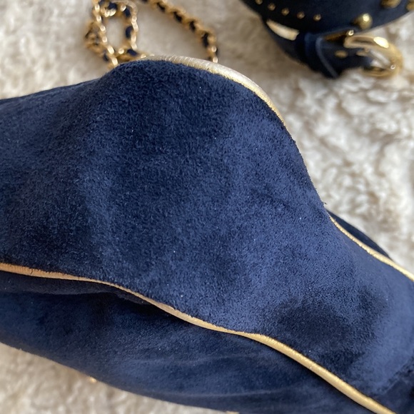 Mondi vintage gorgeous blue suede shoulder bag with matching belt.Made in Italy. - Picture 5 of 11